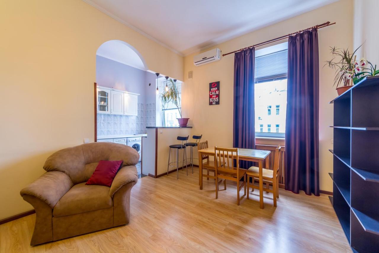 Central Apartments Palats Sportu Area Київ Екстер'єр фото